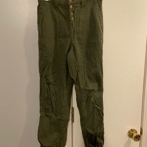 Cute women’s olive green khaki joggers